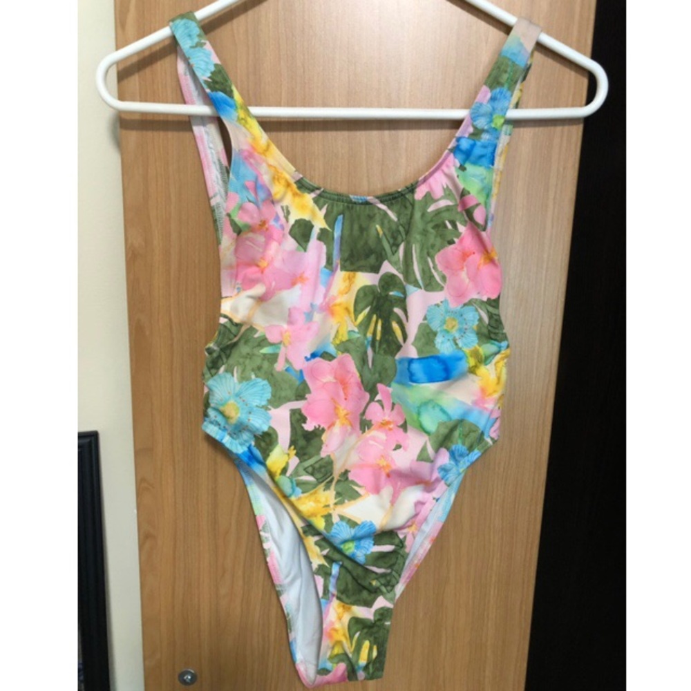 Floral vintage-style bathing suit